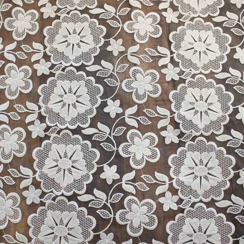 Tulle ricamato con fiori | IL TESSUTAIO