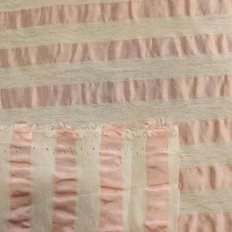 Tessuto Viscosa Grinzata Rigata Bianco Rosa | IL TESSUTAIO