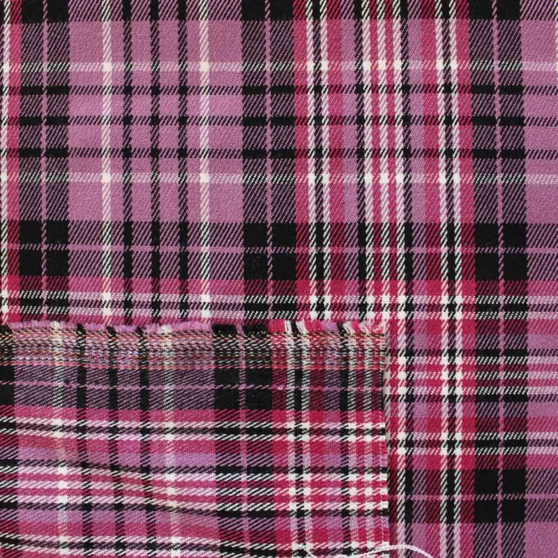 Tessuto scozzese fucsia e nero | IL TESSUTAIO