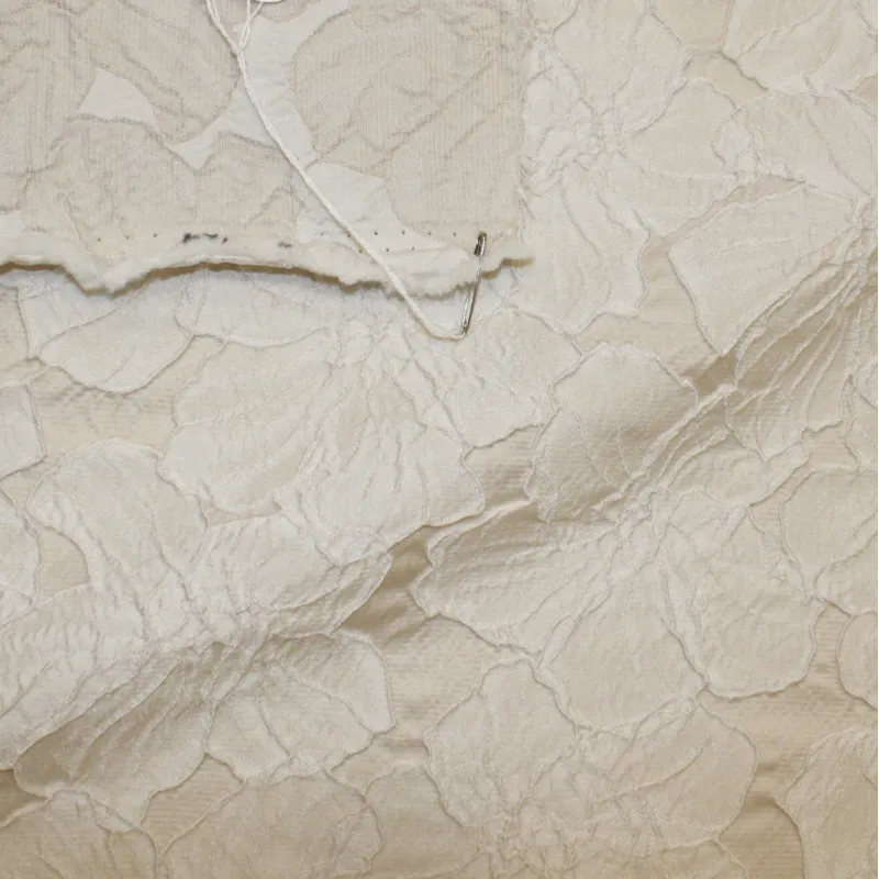 Jacquard beige con fiori | Abbigliamento donna