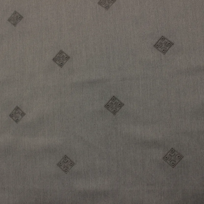 Flanella in poliviscosa grigio chiaro con ricamo  | IL TESSUTAIO