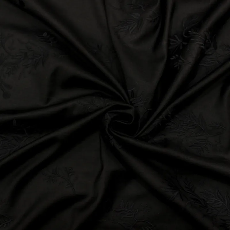 Tessuto in poliviscosa nero con ricami | IL TESSUTAIO