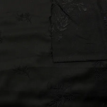 Tessuto in poliviscosa nero con ricami | IL TESSUTAIO