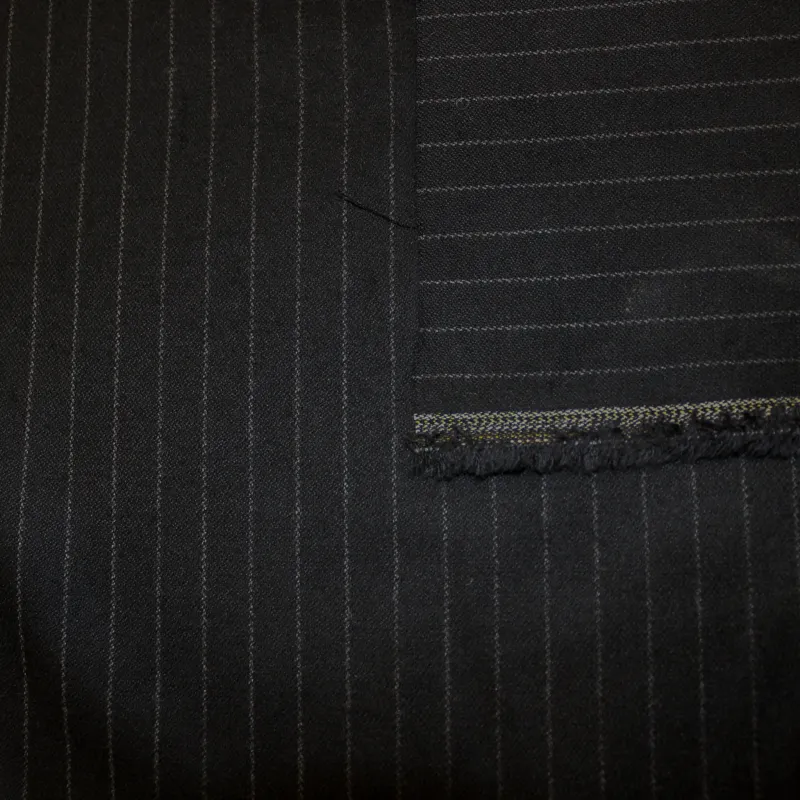 Tessuto Gessato colore nero e bianco | IL TESSUTAIO