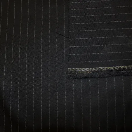 Tessuto Gessato colore nero e bianco | IL TESSUTAIO