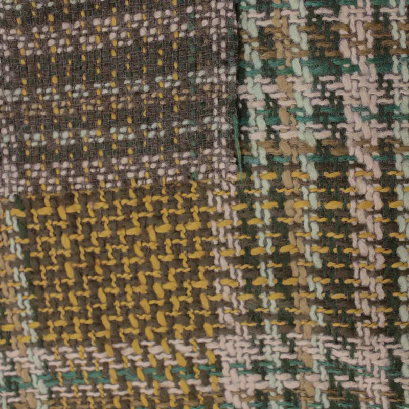 Caldo tessuto chanel in misto lana grigio per cappotti