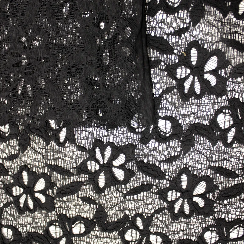 Pizzo nero floreale | abbigliamento elegante donna | IL TESSUTAIO