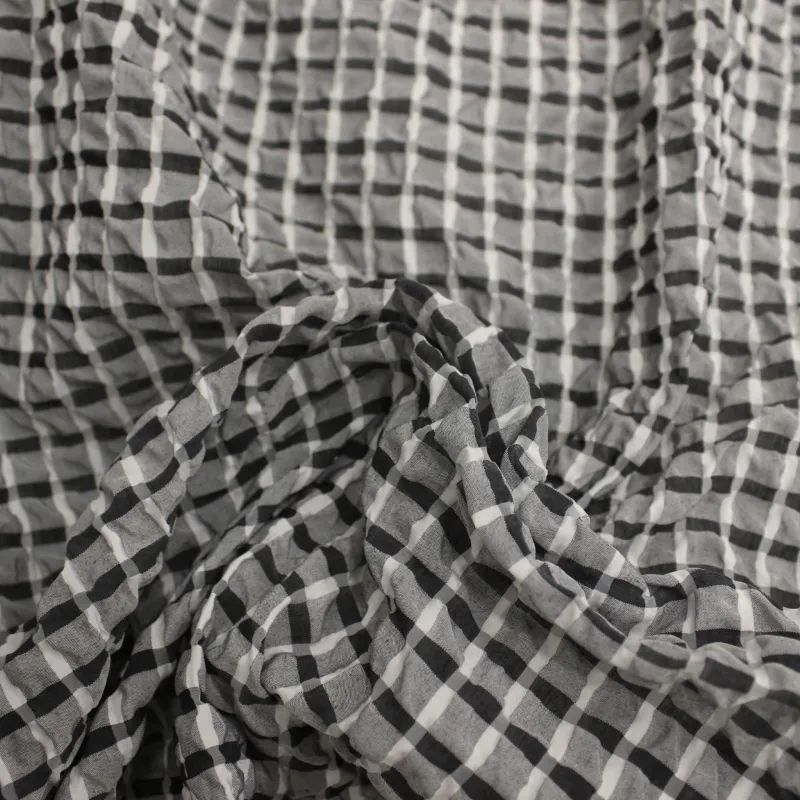 Tessuto Vichy goffrato nero e bianco |Tessuti Cerimonia | ILTESSUTAIO