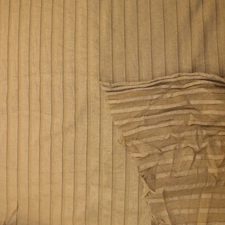 Maglina a  coste elastica colore cammello | ILTESSUTAIO