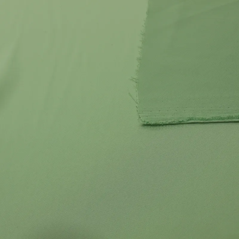 Raso leggero in poliestere verde acqua | Tessuti donna