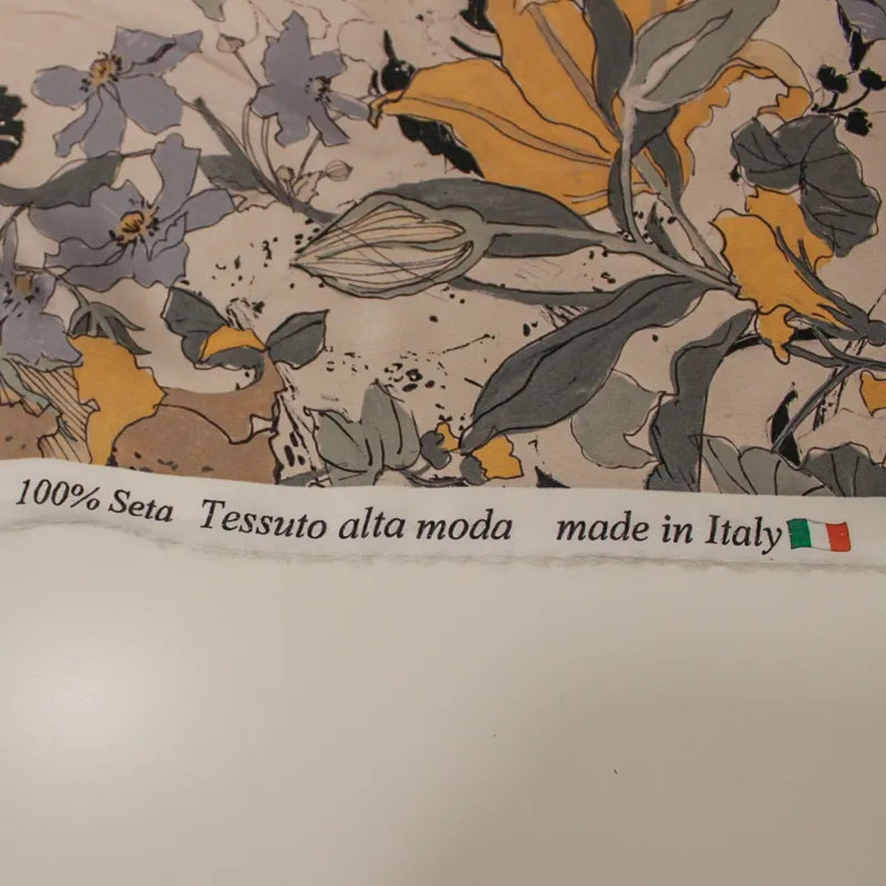 Tessuto floreale in pura seta italiana - Tessuti camicia donna