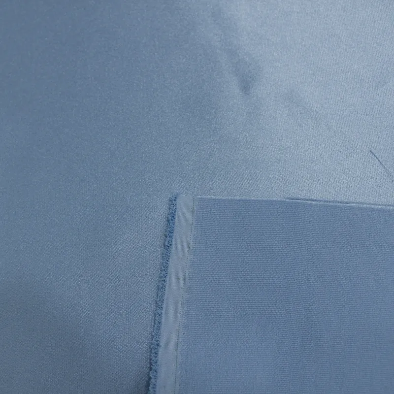 Tessuto in raso elasticizzato celeste | iltessutaio.it