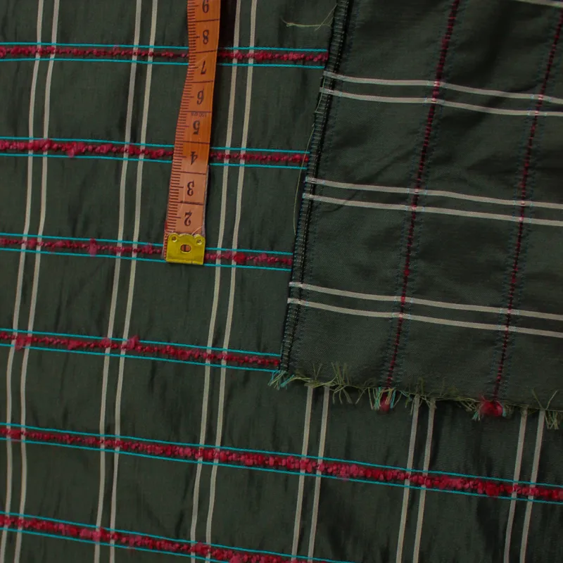 Jacquard scozzese verde con boucle fucsia | IL TESSUTAIO TESSUTI