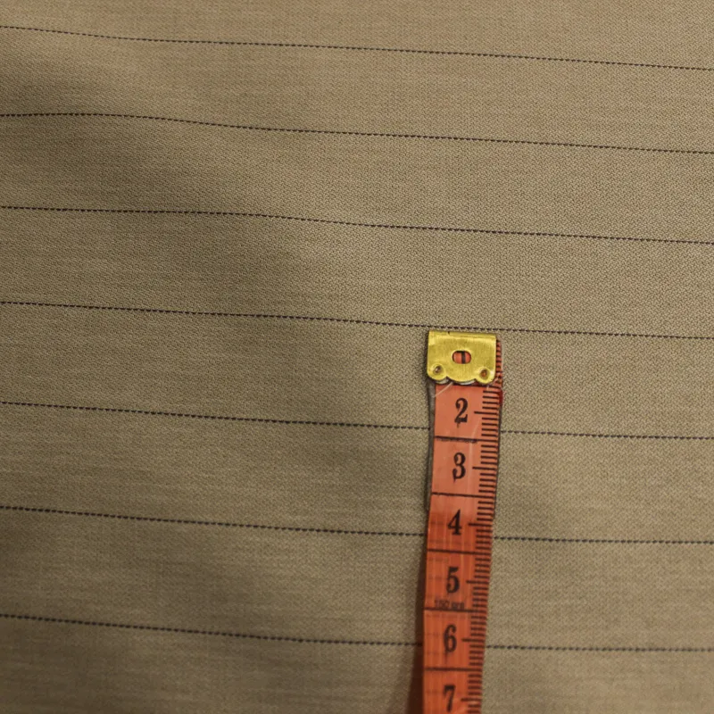 Tessuto Gessato  beige-Nero | Stile ed eleganza per la moda