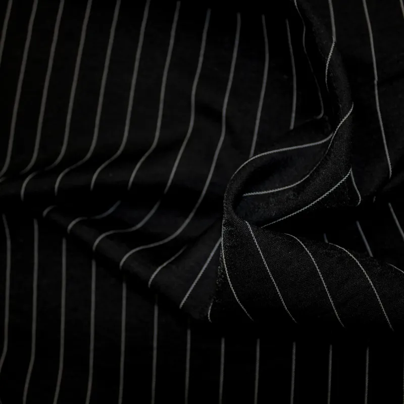 Tessuto gessato bianco e nero in viscosa | Abbigliamento sartoriale