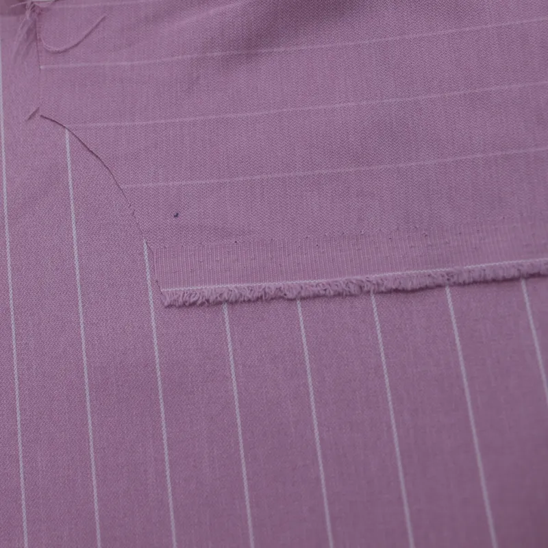 Tessuto Poliviscosa Gessato Rosa | Eleganza e Comfort per Moda Donna