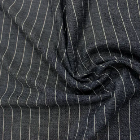 Tessuto gessato blu in poliviscosa | eleganza per abbigliamento uomo