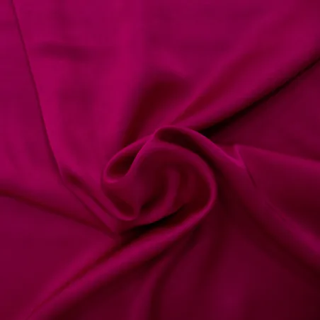 Tessuto Raso di Viscosa Fucsia | Morbidezza e Lucentezza per Abiti Sofisticati