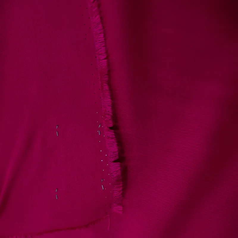 Tessuto Raso di Viscosa Fucsia | Morbidezza e Lucentezza per Abiti Sofisticati