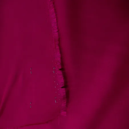 Tessuto Raso di Viscosa Fucsia | Morbidezza e Lucentezza per Abiti Sofisticati